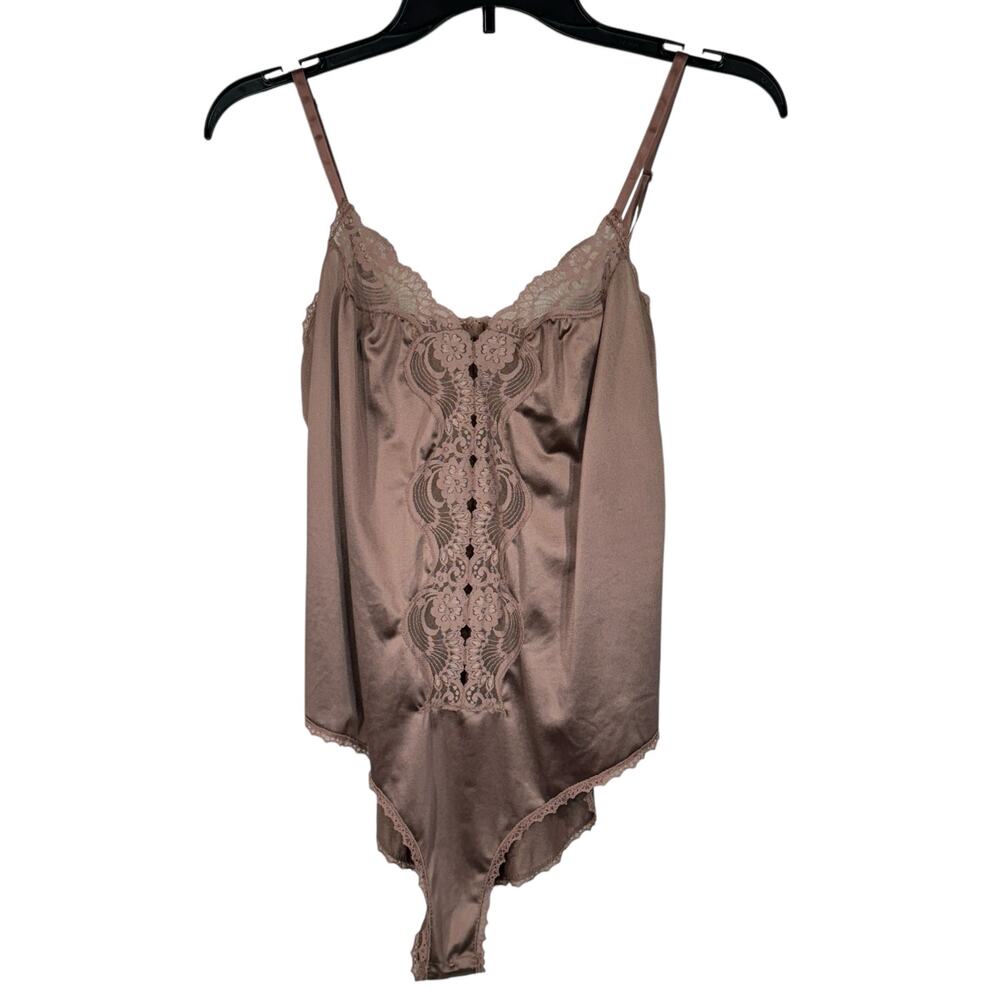 JC Penney Vintage SZ 32 Lace and Satin Lingerie Bodysuit Made in USA Tan
